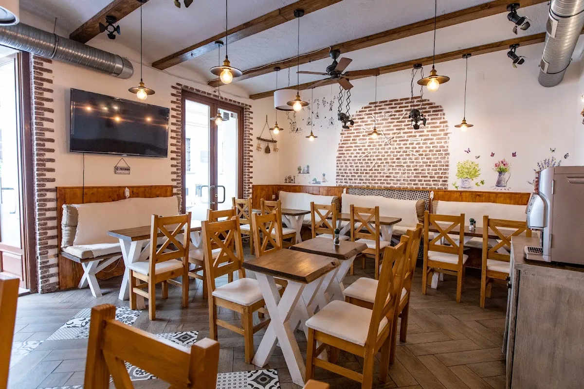 BookNoFees: 음식점 – The Farmhouse – Bratislava – The Farmhouse, 사진 1