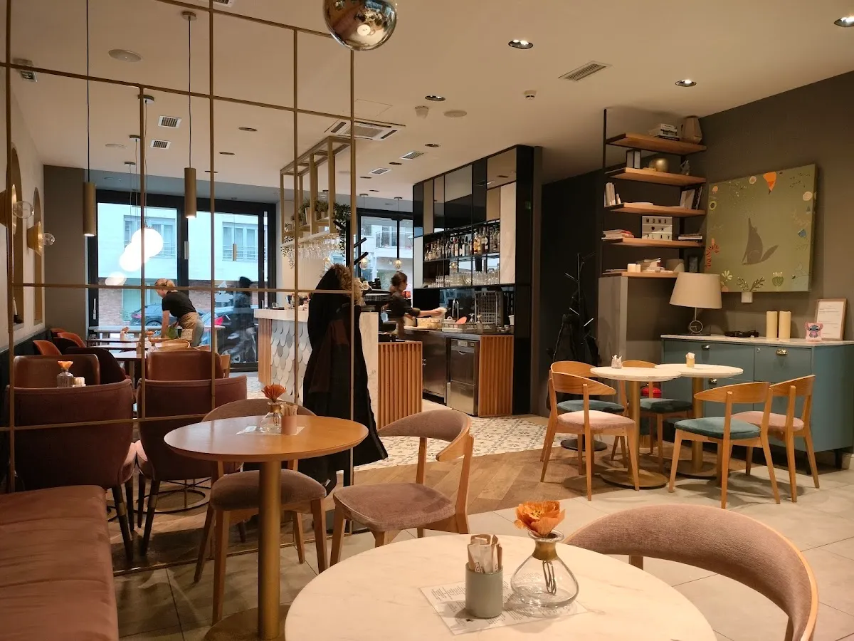 BookNoFees: 카페 – MoMo Bar & Play – Belgrade – MoMo Bar & Play, 사진 1