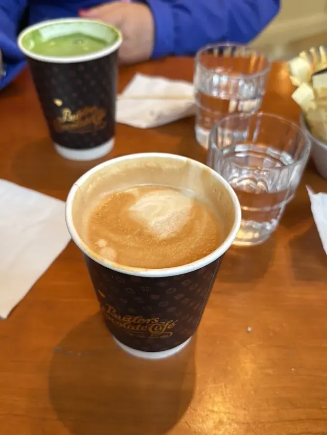 BookNoFees: 카페 – Butlers Chocolate Café – Dublin – 버틀러스 초콜릿 카페, 사진 2