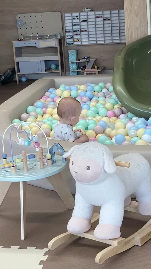 BookNoFees: 카페 – Bunny Kids Cafe – Bratislava – 버니 키즈 카페, 사진 3