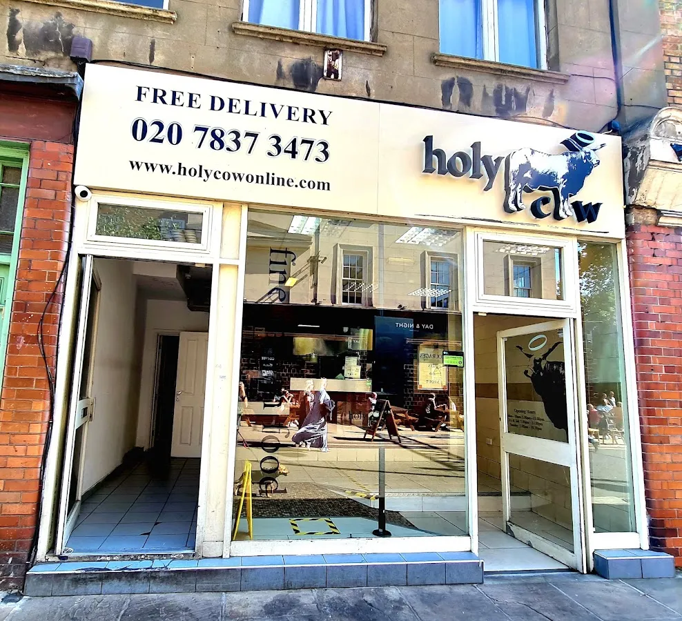 BookNoFees: 스낵바 – Holy Cow – London – Holy Cow, 사진 1