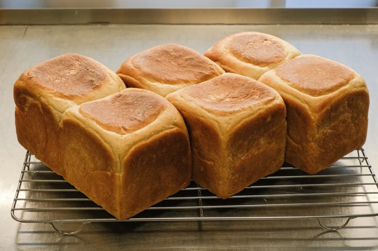 BookNoFees: 베이커리 – Nippan Bakery – Prague – 닙판 베이커리, 사진 1