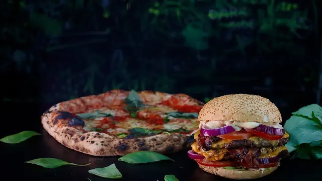 BookNoFees: 스낵바 – Burgery nocą – Warsaw – 밤에 먹는 버거, 사진 3