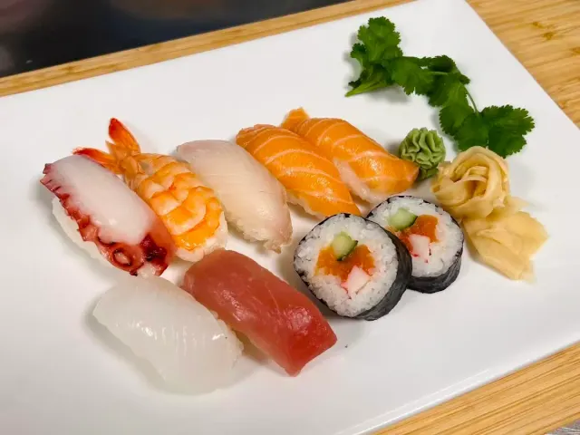 BookNoFees: 스낵바 – Asahi Sushi – Stockholm – 아사히 스시, 사진 2