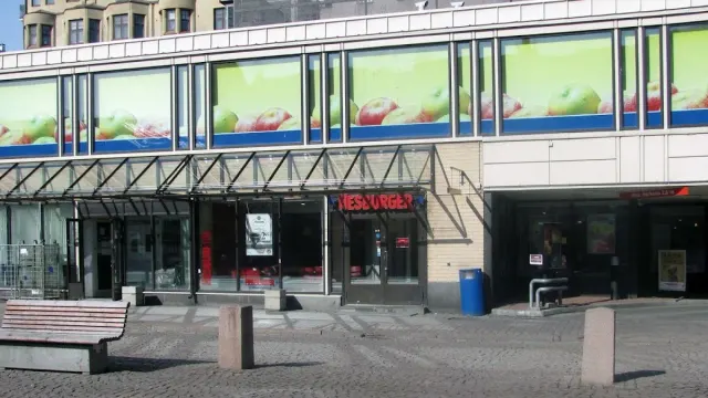 BookNoFees: 스낵바 – Hesburger – Helsinki – Hesburger, 사진 2