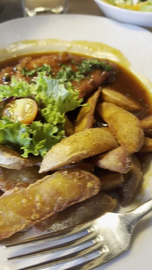 BookNoFees: 음식점 – Kindelsberg Raststätte – Kreuztal – 킨델스베르크 휴게소(Kindelsberg Raststätte), 사진 3