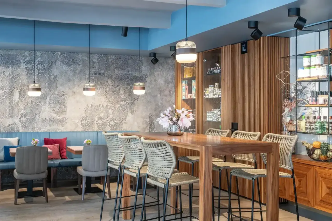 BookNoFees: 카페 – Cafe Perfect Day – Prague – 카페 퍼펙트 데이, 사진 1