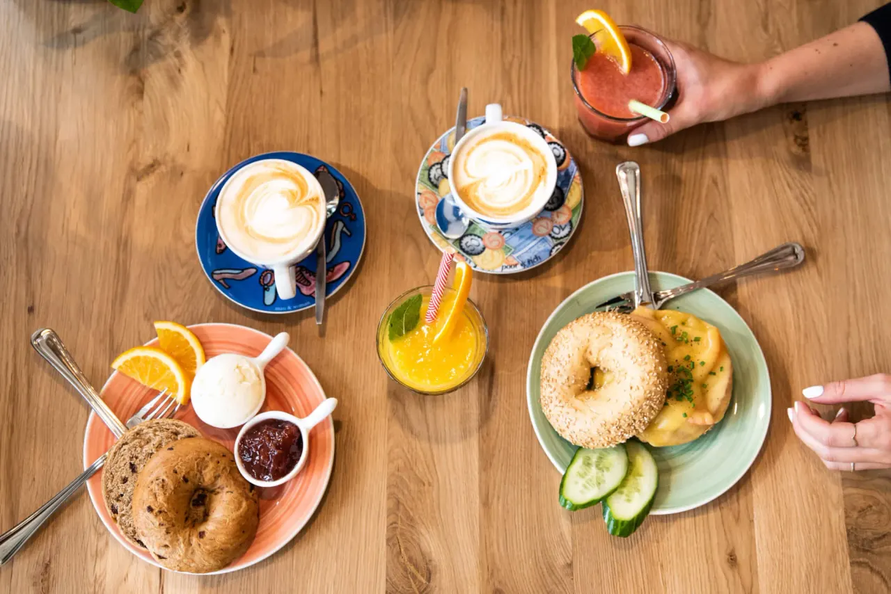 BookNoFees: 카페 – Bagels & Beans – Amsterdam – Bagels & Beans, 사진 1