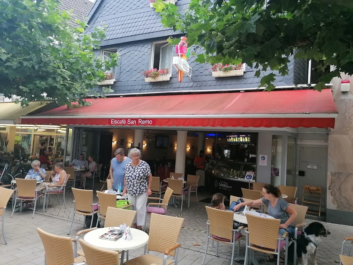 BookNoFees: 아이스크림 – Eiscafé Dolomiti – Menden – Eiscafé Dolomiti, 사진 1