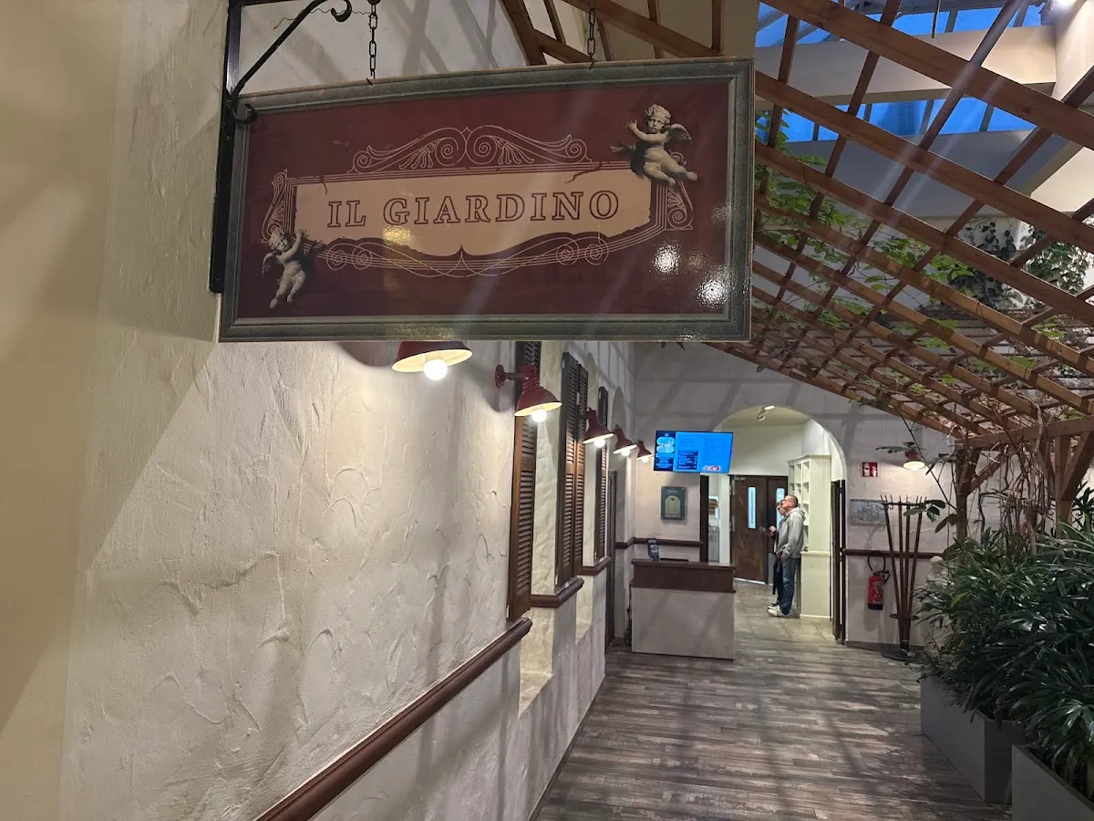 BookNoFees: 음식점 – Il Giardino – Medebach – Il Giardino, 사진 1