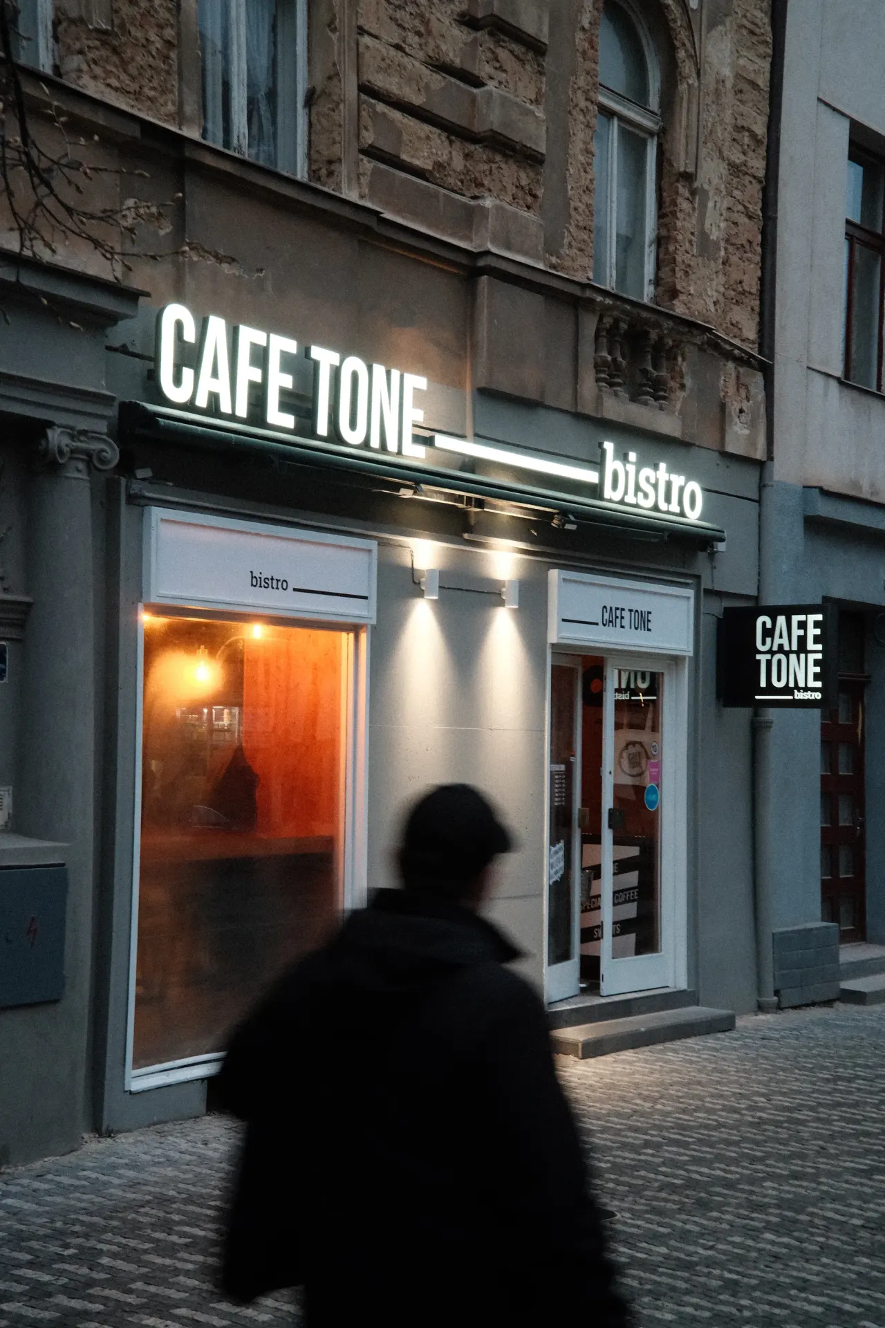 BookNoFees: 카페 – Cafe Tone – Prague – 카페 톤, 사진 1