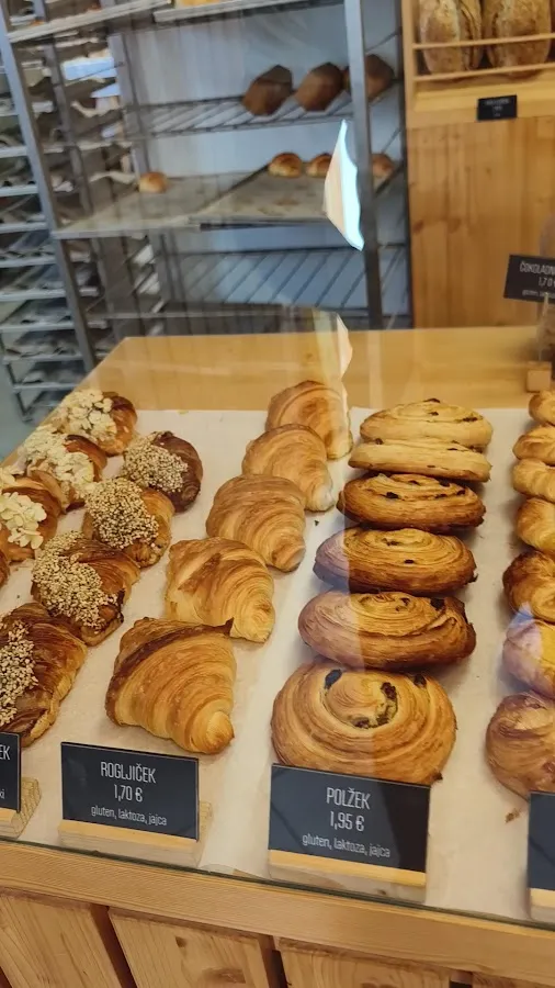 BookNoFees: 베이커리 – Pekarna "Art Bread" – Ljubljana – 빵집 "Art Bread", 사진 3