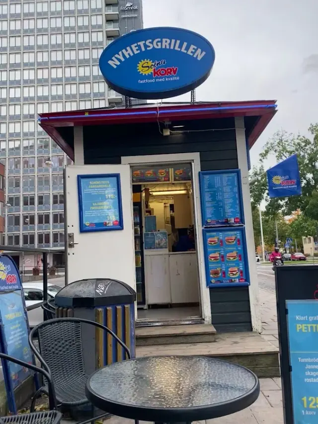 BookNoFees: 스낵바 – Nyhetsgrillen – Stockholm – Nyhetsgrillen, 사진 3