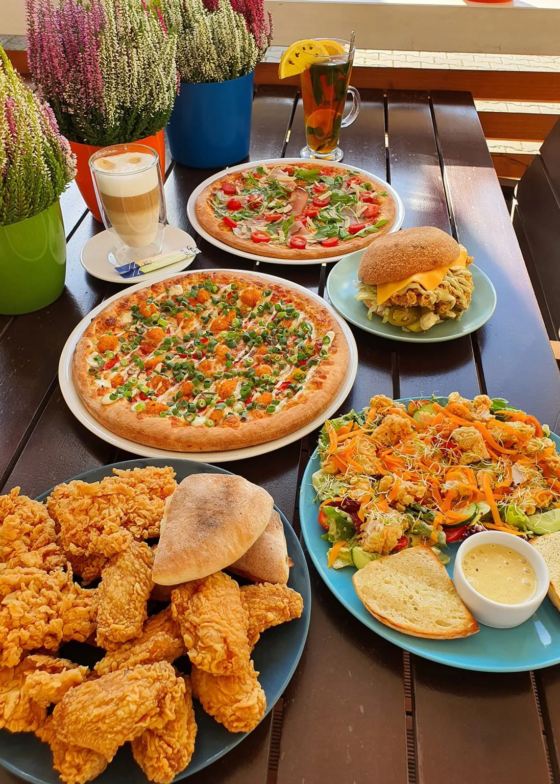 BookNoFees: 음식점 – Pizza Z Radości – Warsaw – 기쁨의 피자, 사진 1