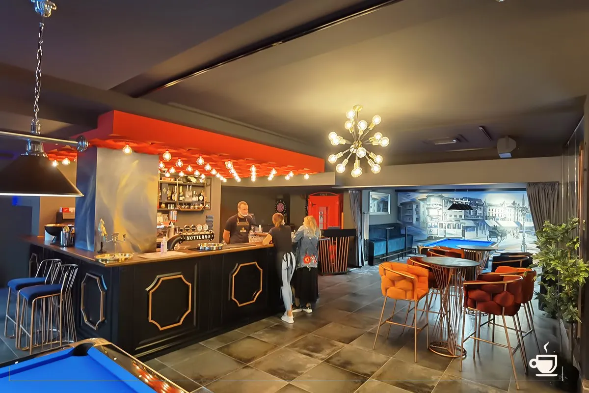 BookNoFees: 카페 – Cafe & billiard bar Notturno – Zagreb – 카페 및 당구장 누토르노, 사진 1
