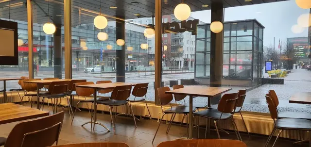 BookNoFees: 카페 – Picnic Ruoholahti – Helsinki – 피크닉 루오홀라티, 사진 3