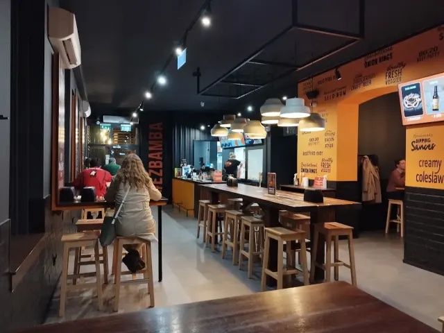 BookNoFees: 음식점 – Bamba Marha Burger Bar – Budapest – 밤바 마르하 버거 바, 사진 2