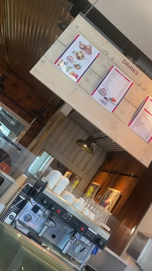 BookNoFees: 카페 – Cafe Victoria – London – 카페 빅토리아, 사진 3