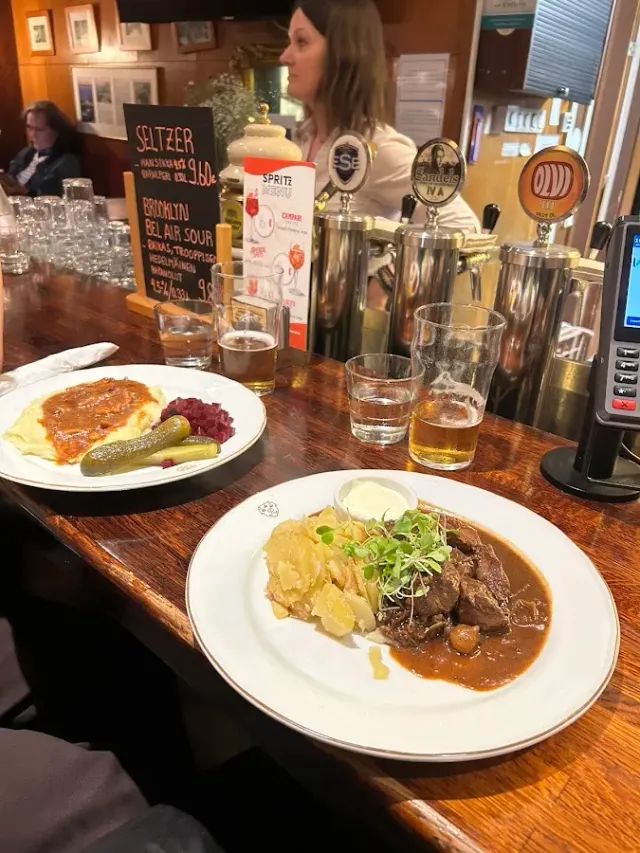 BookNoFees: 음식점 – Kolme Kruunua – Helsinki – 콜메 크루누아, 사진 2
