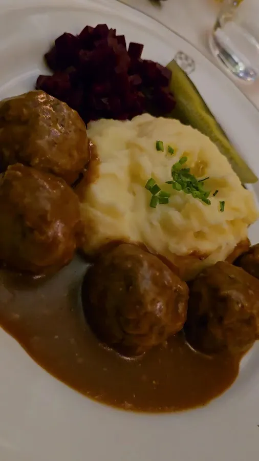 BookNoFees: 음식점 – Kolme Kruunua – Helsinki – 콜메 크루누아, 사진 3