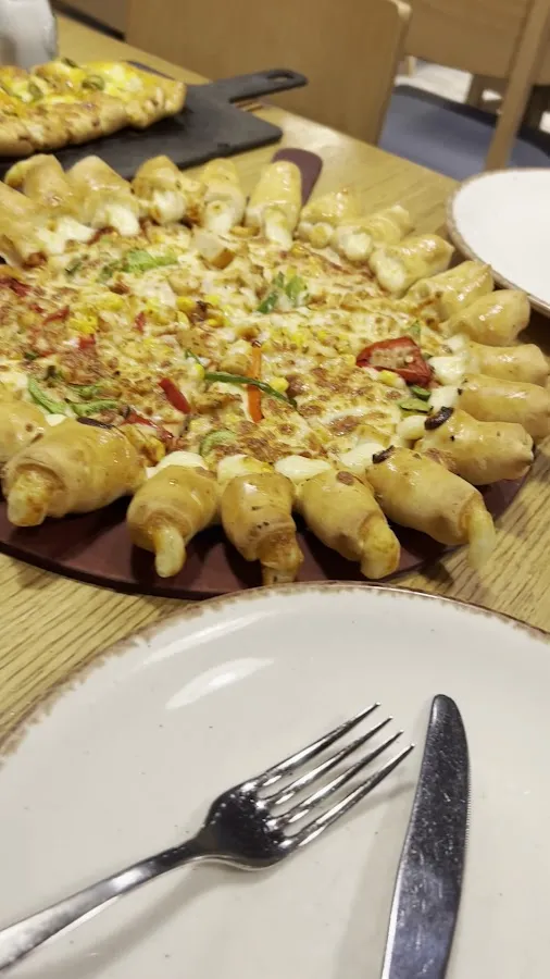 BookNoFees: 음식점 – Pizza Hut – Bucharest – Pizza Hut, 사진 3